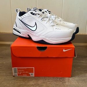 NWT Nike Air Monarch IV